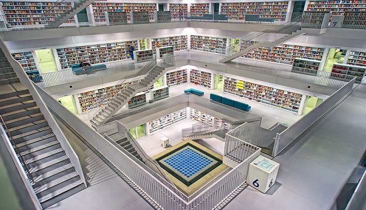 Online library stall a hit in Kolkata Book Fair
