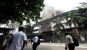 Sensex regains 200 points in the morning trade