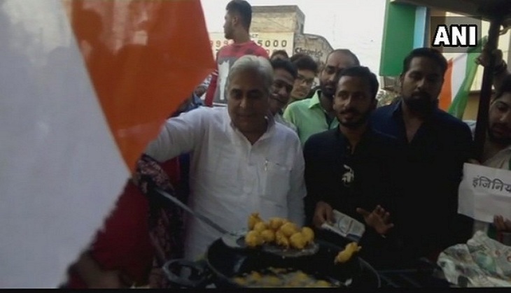 Pakoda Jibe: Chattisgarh Congress stages 'Pakoda' protest