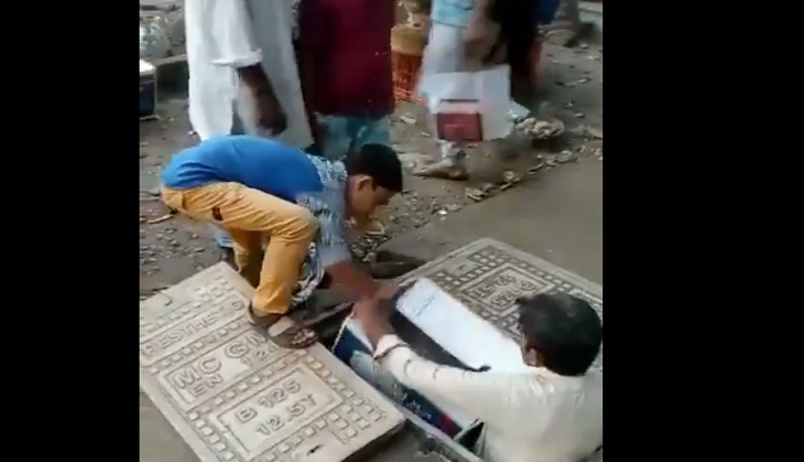 Shocking Video: Mumbai hawkers caught storing vegetables in open gutters; Here's how netizens reacted