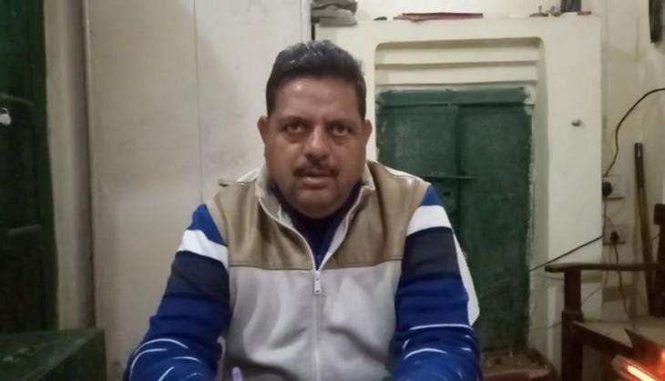 Inmate Posts 'Mafia Selfies' on Facebook from jail in UP