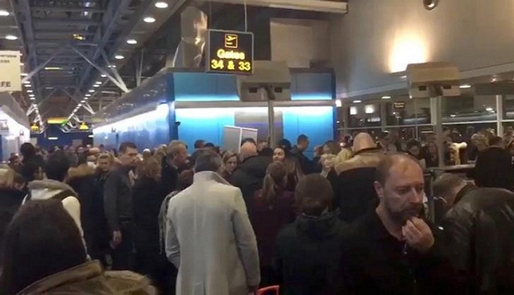 London city airport shuts down after WWII bomb found