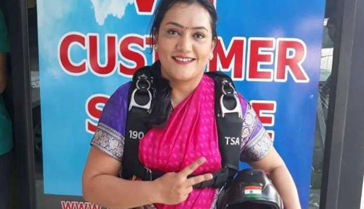 Ever thought of skydiving in a saree? This lady from Pune made it possible; see video
