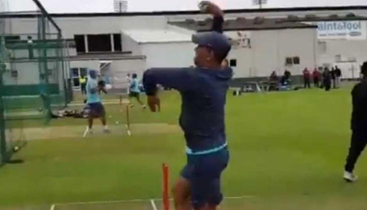 ms Dhoni bowling