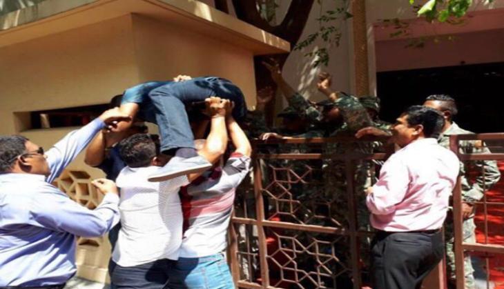 Maldives crises: Military throws MPs out of Parliament