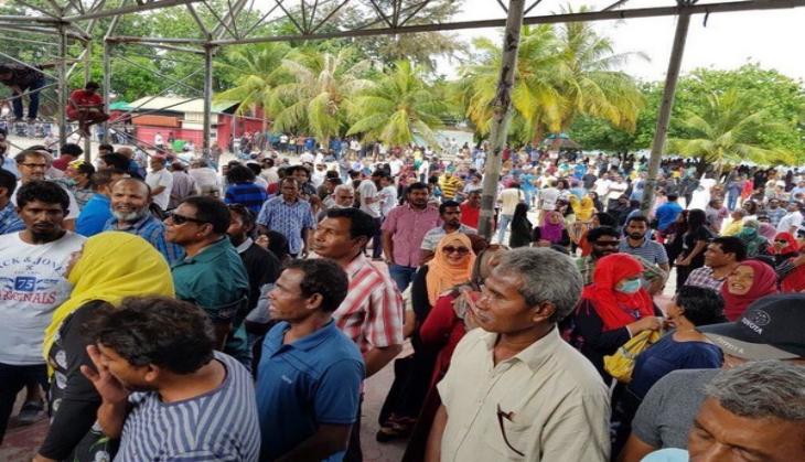 Maldives unrest: Police use force against opposition leaders
