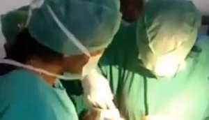  Video: Power failed at hospital in mid of surgery; What doctor did next is quite shocking