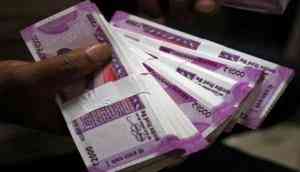 Indian equity indices extend losses, rupee hits fresh low