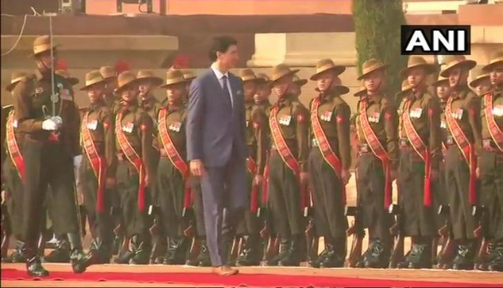 Trudeau inspects guard of honour at Rashtrapati Bhawan