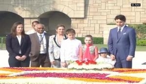 Trudeau pays tribute to Mahatma Gandhi at Rajghat