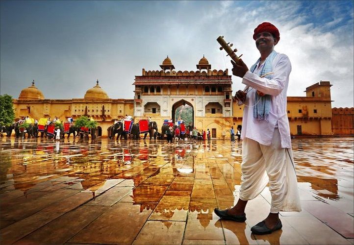 This year, celebrate Holi festival with a touch of royalty
