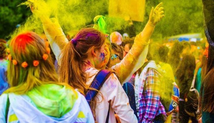 holi