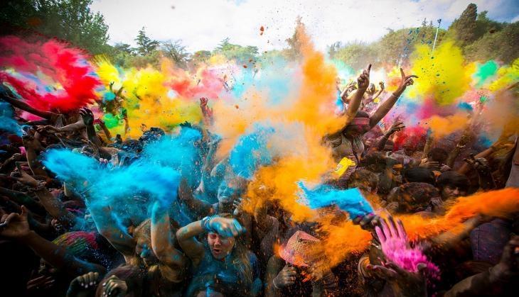 Bhojpuri holi song, Bhojpuri holi song Holi Mein GST Jor Ke, Holi Mein GST Jor Ke, Holi Mein GST Jor Ke video gets viral, Holi Mein GST Jor Ke Dinesh Lal Yadav, Dinesh Lal Yadav