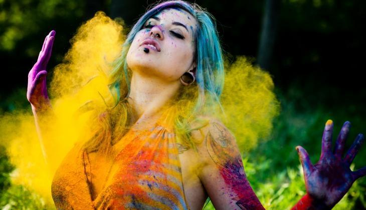 holi