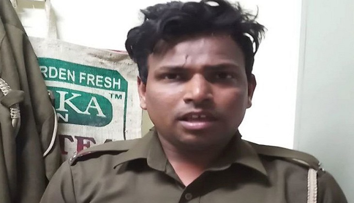 Man posing as cop held in Delhi