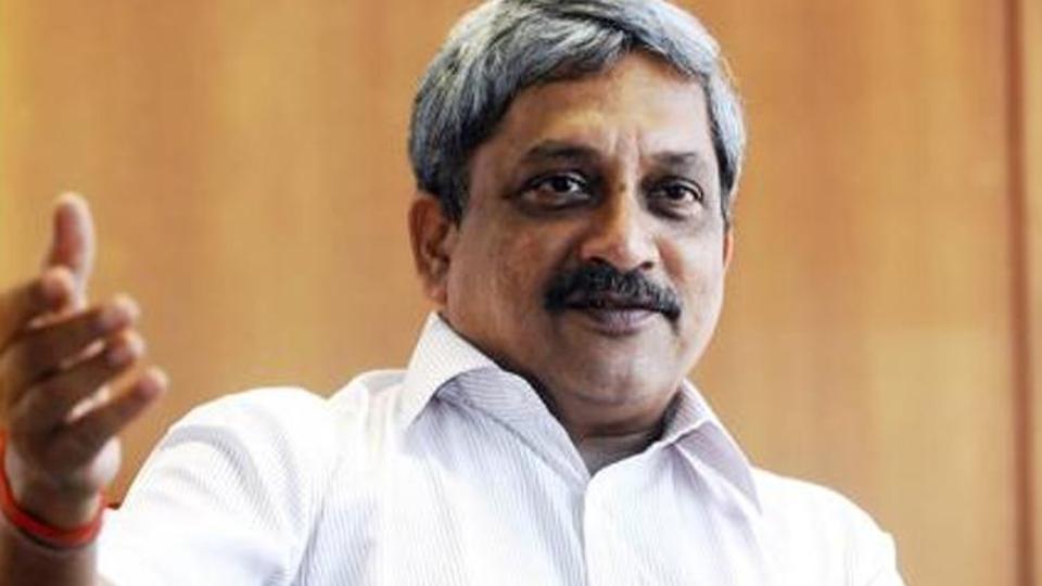 Ailing Parrikar heads for Mumbai 