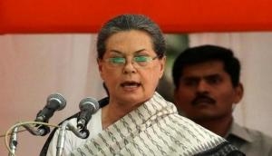 Sonia Gandhi corners Centre, says 'India embracing regressive vision'