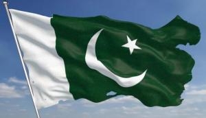 Six-member interim Pakistan cabinet takes oath