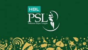 PSL 2018: Sohail Khan throws the ball at Yasir, after he couldn't listen to him the first time