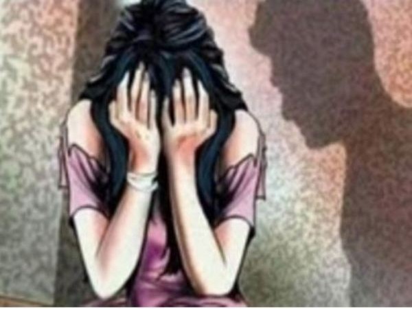 Class 9 student threatens to rape, throw acid on classmate