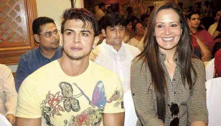 Cdr Scam Sahil Khan To Tiger Shroff S Mother Ayesha Shroff Karma Is A Bi Ch What Goes