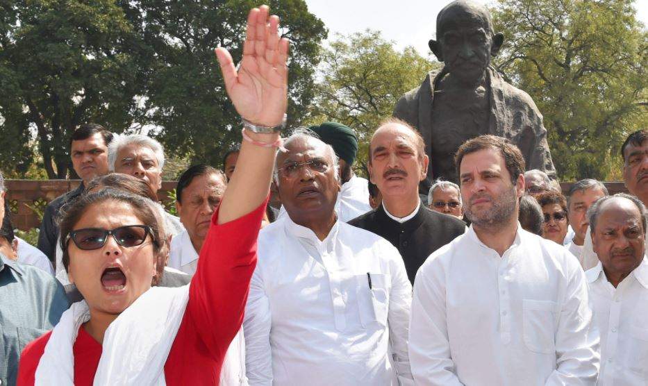 Led by Rahul Gandhi, Congress MPs stage protest demanding review plea on SC verdict on SC/ST Act
