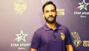 IPL 2018: Dinesh Karthik is being compared with Dhoni; See Video