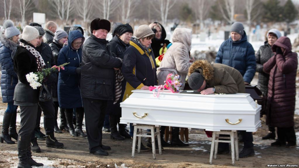  Russian Shopping mall fire: Families bid heart-wrenching goodbye to kids at first funerals post tragedy; Pics inside 