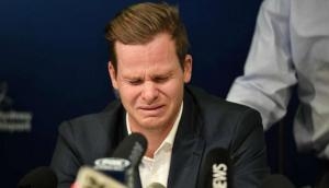 Ball-Tampering Scandal: Steve Smith broke down and here's how the Twitter reacted