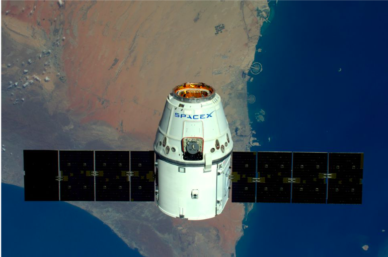 FCC approves SpaceX’s satellite-internet plan