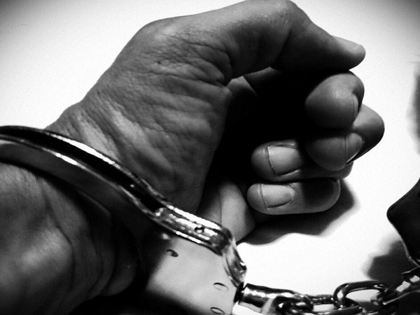 Shocking! Delhi Police arrested two sleeper cell members of ISIS from Red Fort area with arms