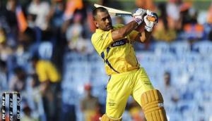 IPL 2018: Dhoni uses one of the heaviest bats and Its price will surprise you