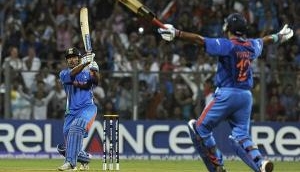 MS Dhoni's World Cup winning bat was auctioned for this whopping amount