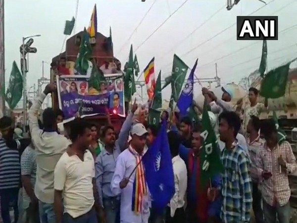 Bharat Bandh: Massive protest by Dalit hits four states; protestors block rail tracks, Internet suspended in Punjab