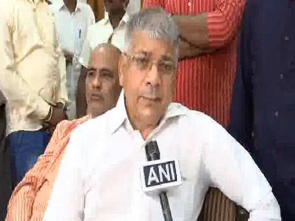Dalit leader Prakash Ambedkar calls Modi a 'blackmailer'
