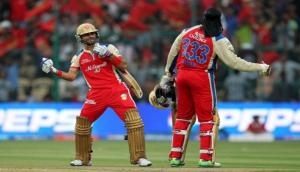 IPL 2018: Virat Kohli and Chris Gayle dance while ABD and Muralidharan walk the ramp; See video
