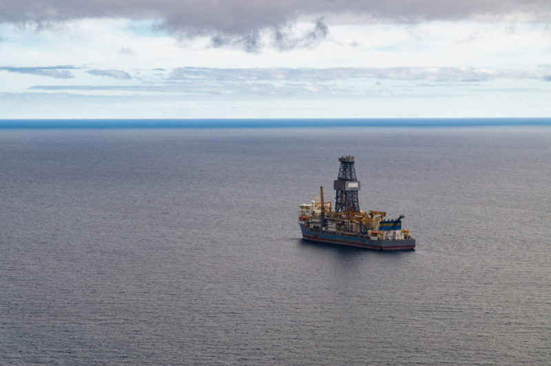 Bahrain's new oil discovery is estimated at 80 billion barrels