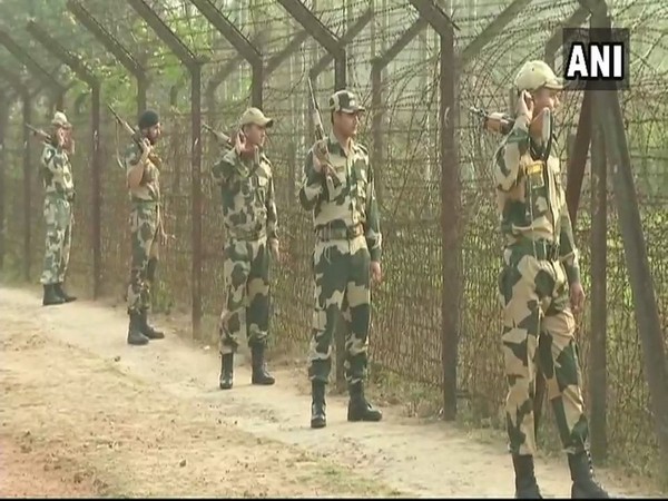 Pakistani smuggler shot dead by BSF in Punjab