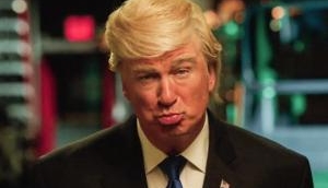  ‪Alec Baldwin's Donald Trump appears on Saturday Night Live to announce 'I don't care about America'