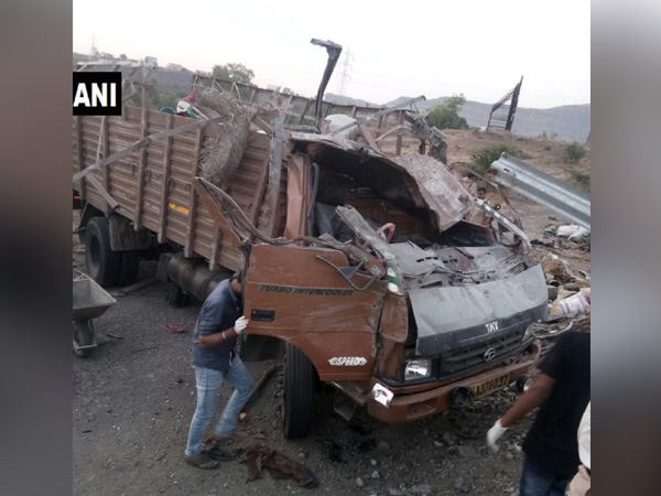 Uttar Pradesh: 2 killed after truck rams into tree in Shahjahanpur district