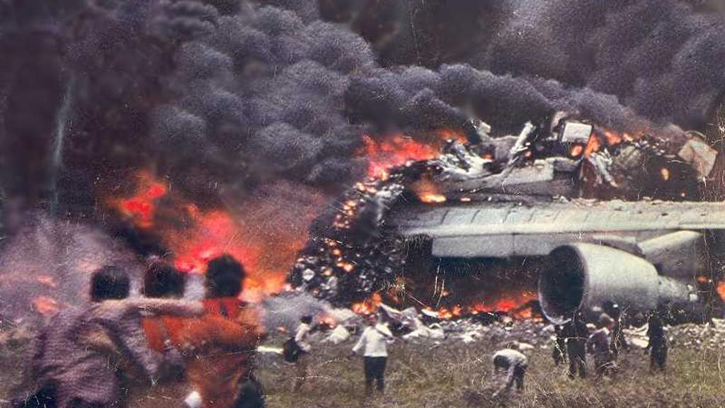 Military plane crashes in Algeria, all 200 onboard killed