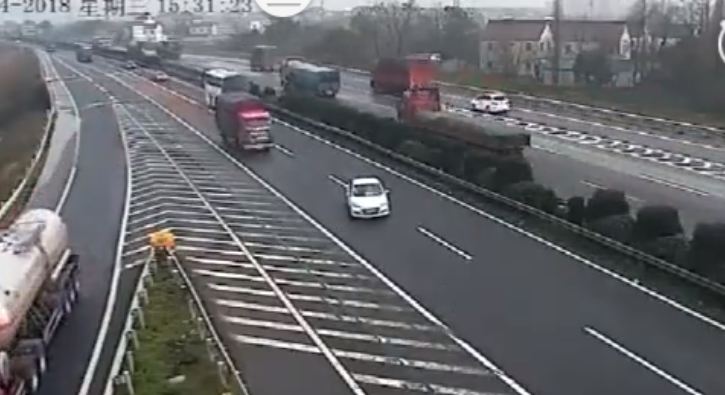What happens when you stop your car in the middle of busy highway: Watch Video Inside
