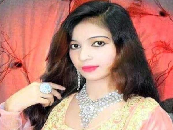 Shocking Video: 6-month pregnant Pakistani singer shot dead for not standing during performance