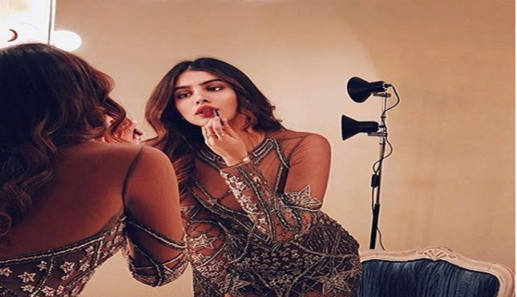 Late Sridevi's daughter, Khushi Kapoor looks like a complete diva in her latest pictures