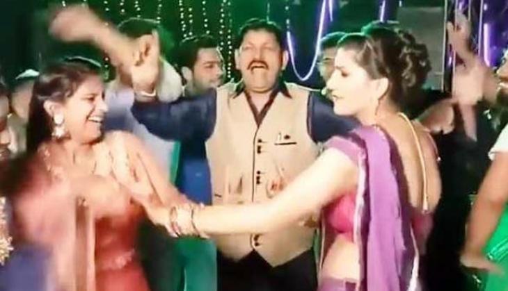Haryanvi dancer, Haryanvi dancer Sapna choudhary, Sapna choudhary, Sapna choudhary dance, Sapna choudhary Bhangda, Sapna choudhary dance video, Sapna choudhary video viral, Sapna choudhary brother's marriage, Entertainment News, Entertainment News in Hindi
