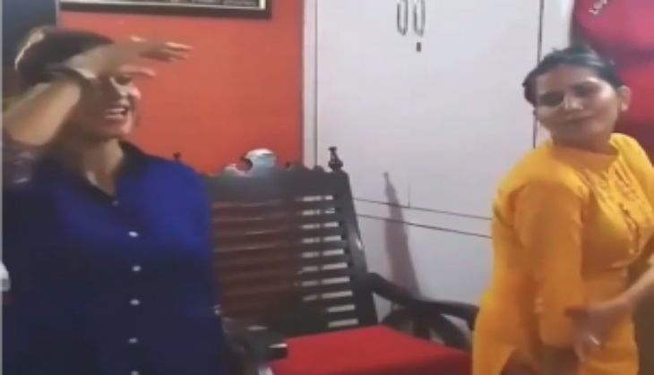 sapna choudhary and arshi khan dance