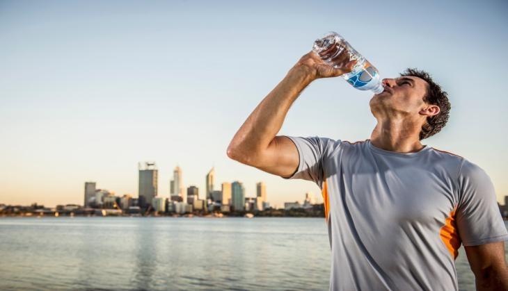 Man Nearly Dies After Drinking 5 Litres of Water Daily Thinking it Would 'Cure' His Covid Symptoms
