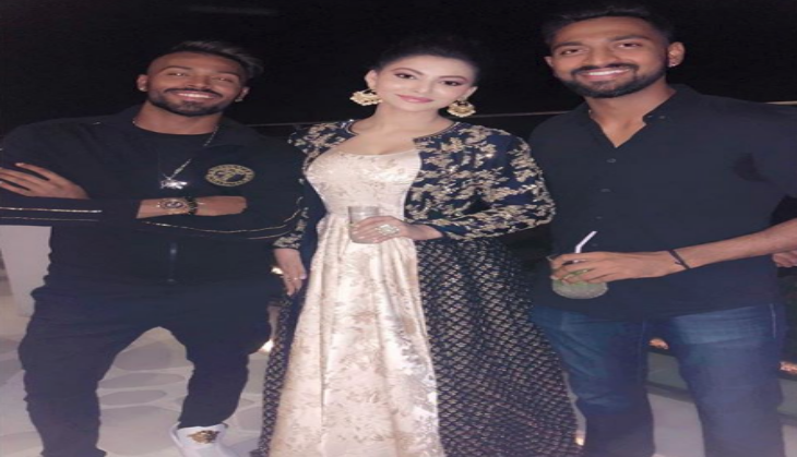 cricketer hardik pandya dating to urvashi