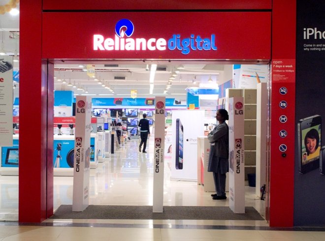 Relince Jio users can purchase Apple series 3 watch at digital stores at special offer; see details