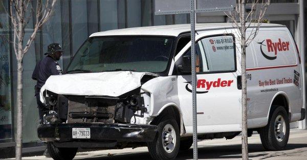10 dead, 15 injured in Toronto as van ploughs into pedestrians